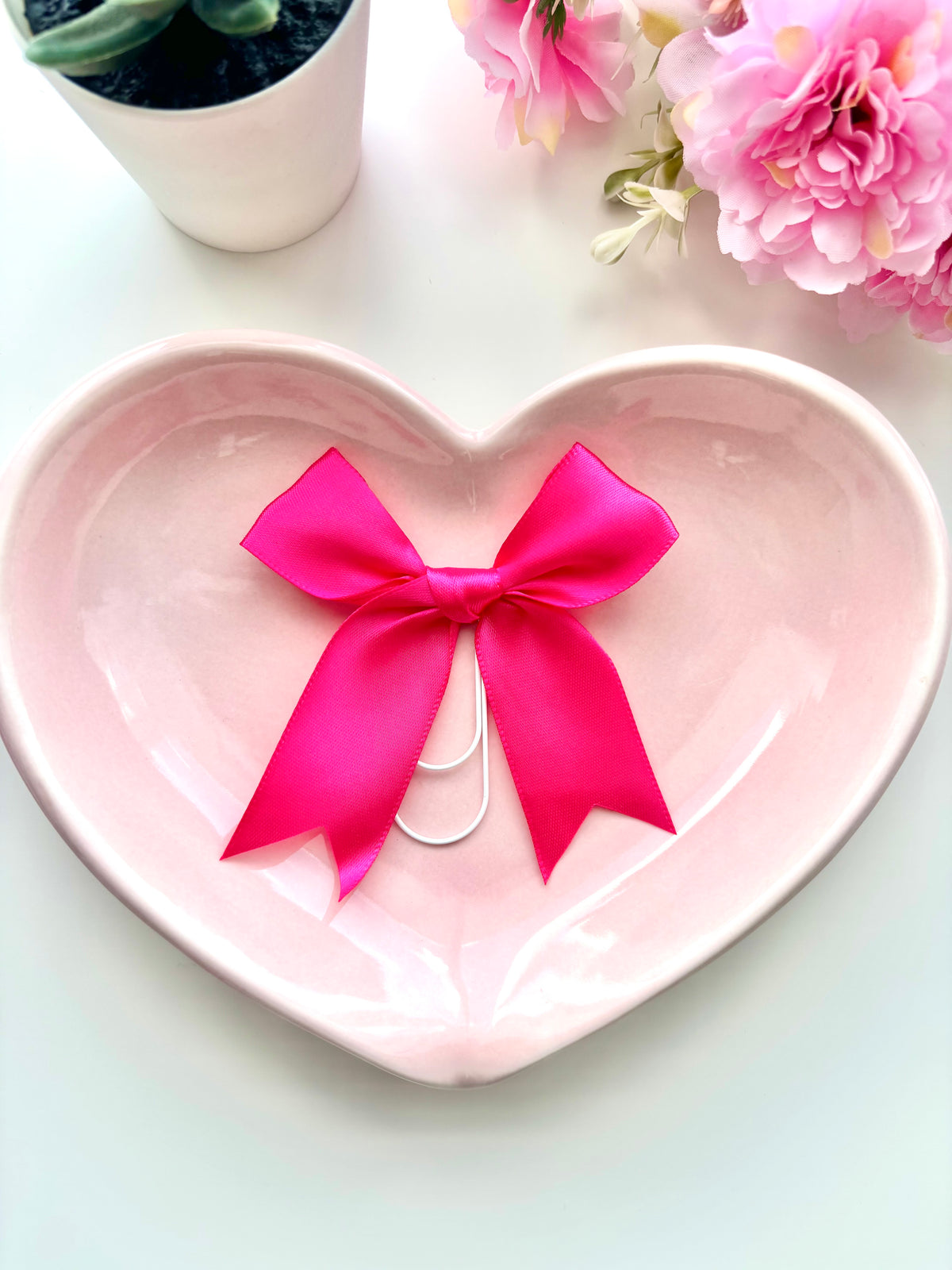 Hot Pink Bow Paperclip